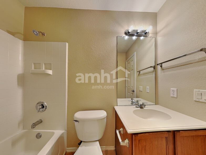 Building Photo - 1216 Mule Deer Dr