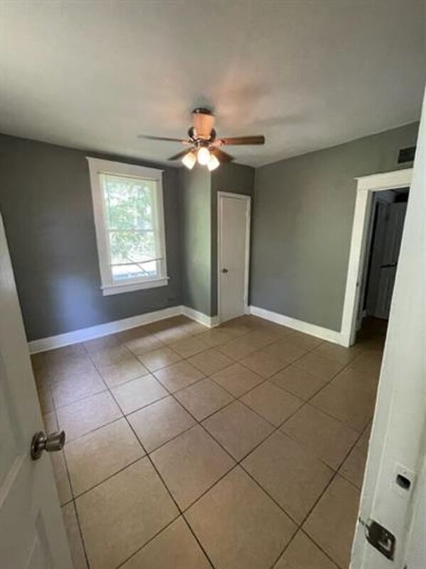 Building Photo - 3576 Spottswood Ave