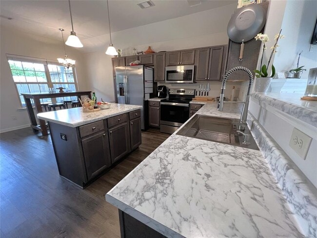 Building Photo - 467 Buena Vista Wy