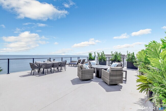 Building Photo - 9 Stowe Ave