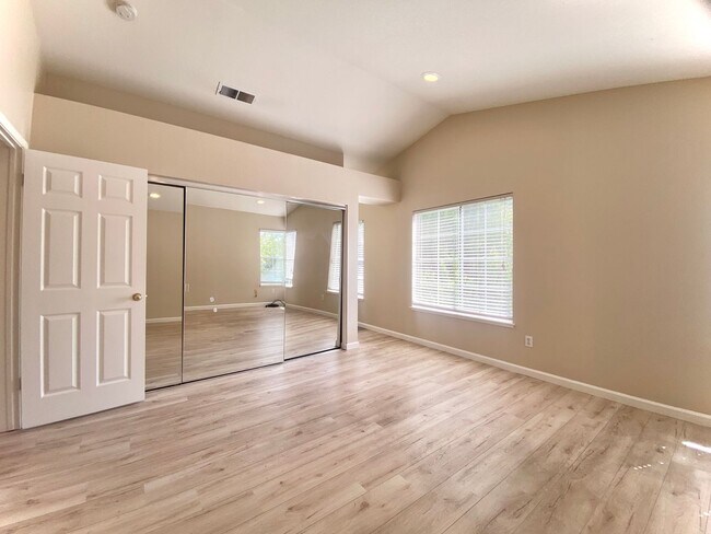 Building Photo - Lovely 3-bedroom home for rent in Fremont!...