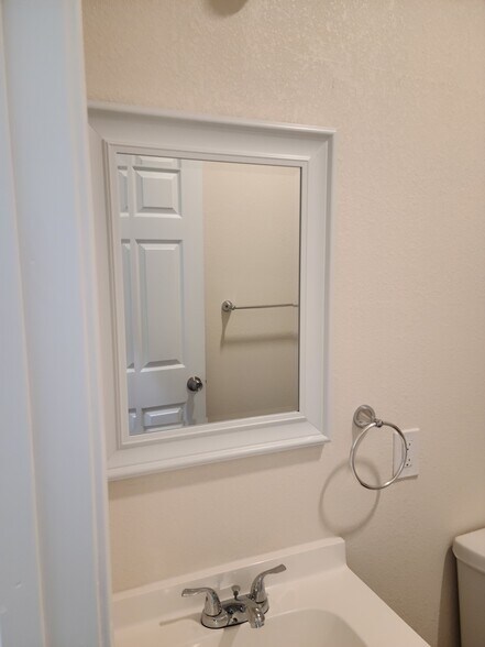 Building Photo - 22806 Shady Forest Dr