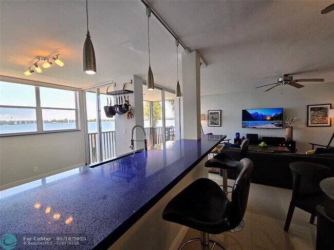 Building Photo - 106 Lake Emerald Dr