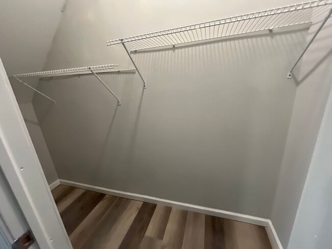 Building Photo - 968-970 Wilson Avenue