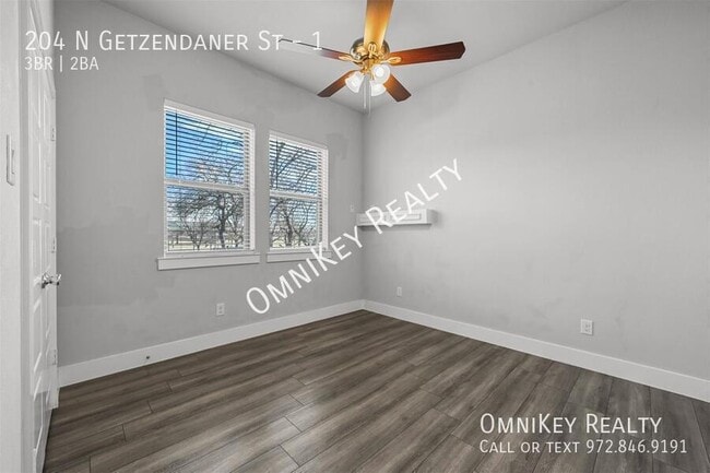 Building Photo - 204 N Getzendaner St