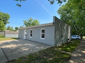 Building Photo - Updated 3 Bedroom 2 Bath Home-Located in Boone, IA