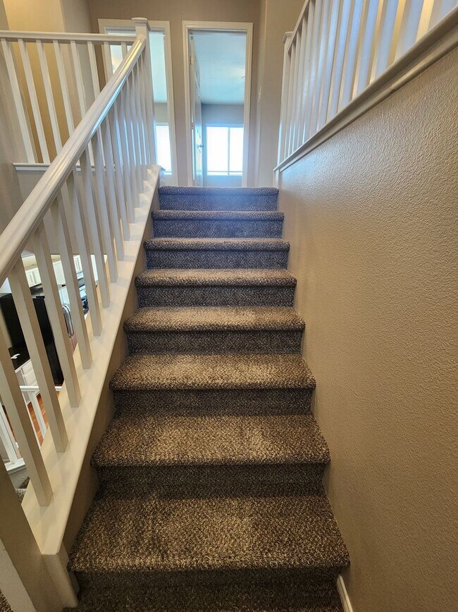 Building Photo - A Beautiful 3 Bedroom 2 story home in SW. ...