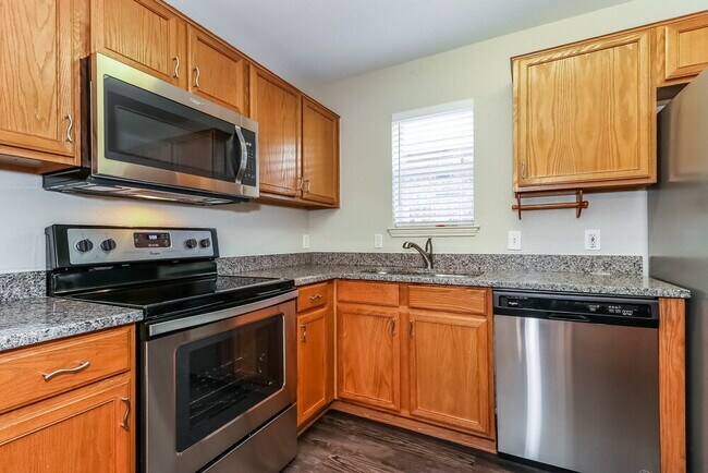 Building Photo - 2745 Briscoe Dr