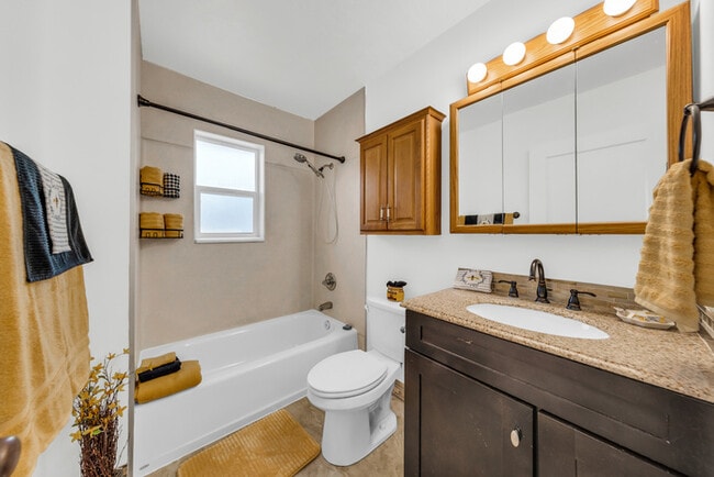 Building Photo - Beautiful Sugarhouse 3 Bedroom!