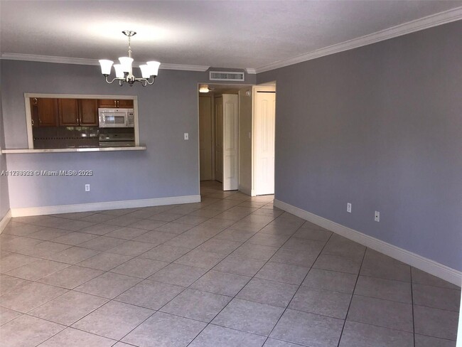 Building Photo - 9301 SW 92nd Ave