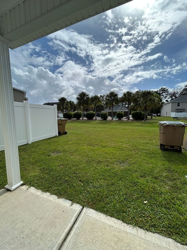 Building Photo - First month FREE! 3 Bedroom/ 2.5 Bathroom Berwick area in Savannah, GA