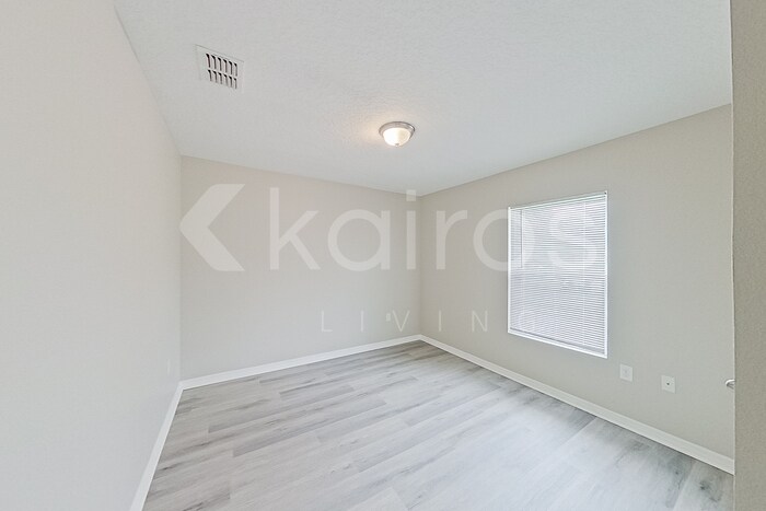 Building Photo - 21 Philmont Ln