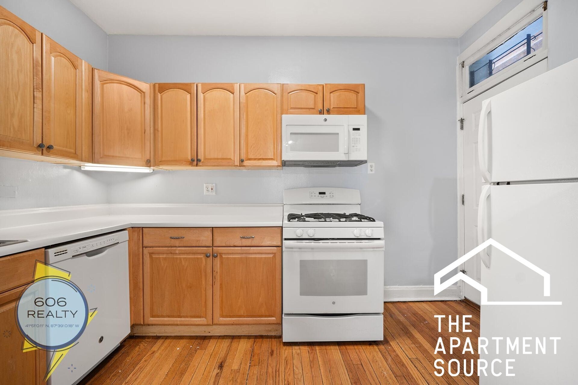 Building Photo - 822 W Wrightwood Ave