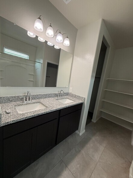 Master Bath Double Vanity - 5286 E Gummite Dr