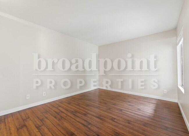 Building Photo - 1811 E Grand Ave