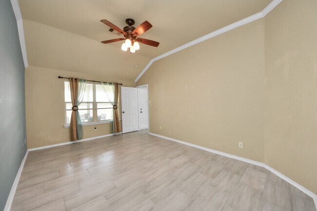 Building Photo - 130 Thunder Basin Dr