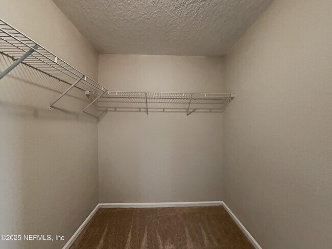 Building Photo - 11619 White Sturgeon Ct