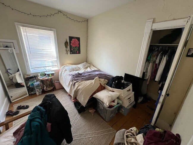 Building Photo - 626-26A E. Wright St.