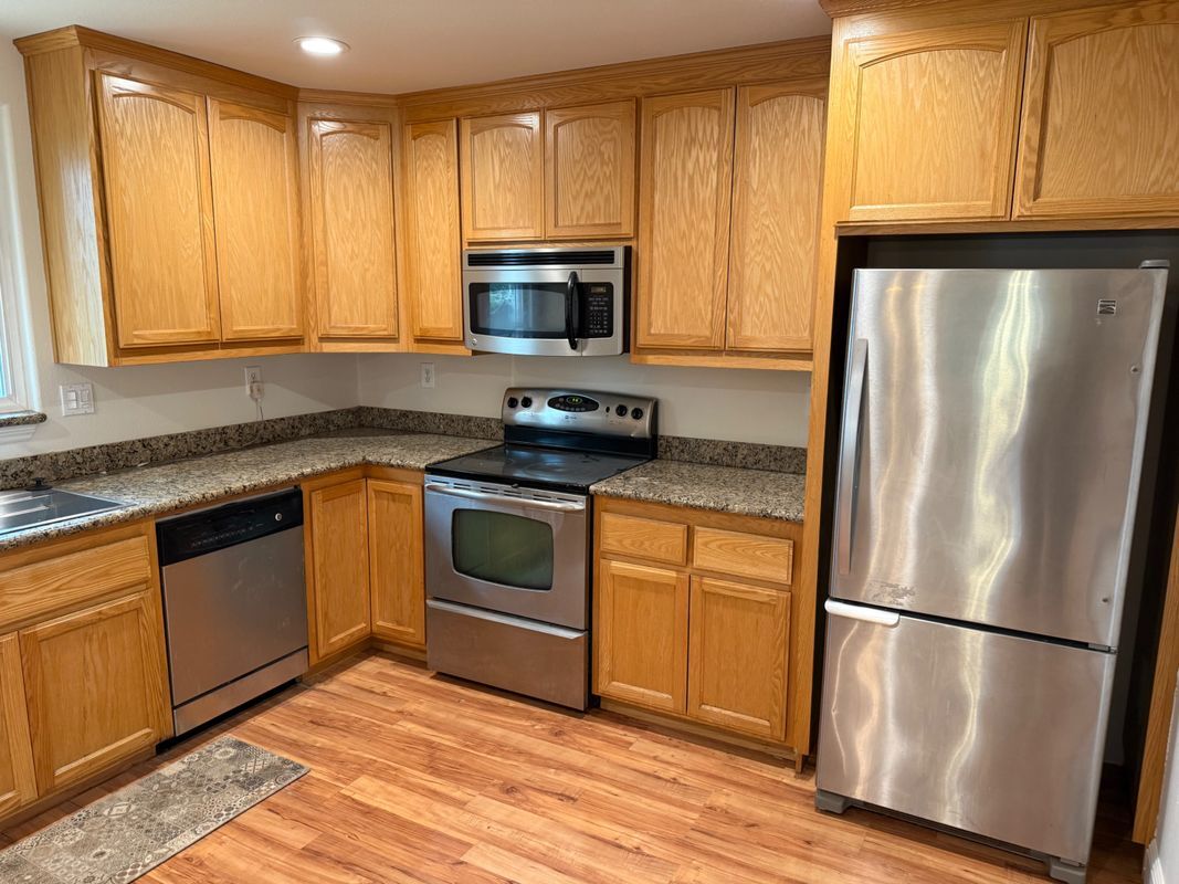 Building Photo - 16656 Pinecrest Ct