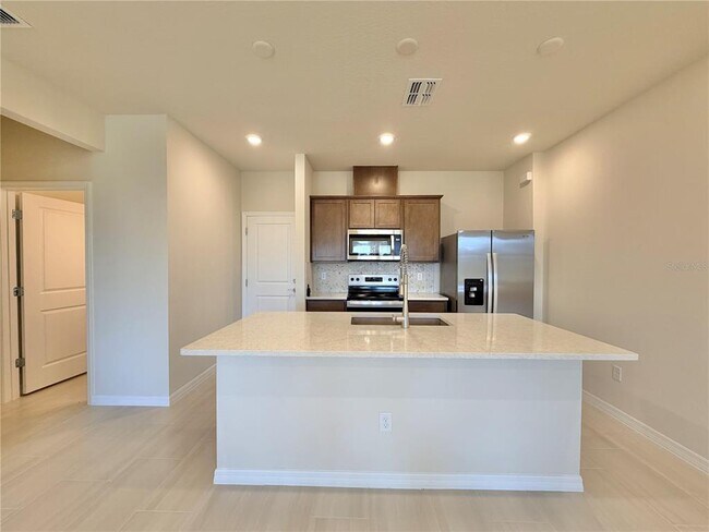 Building Photo - 16270 Merry Aly