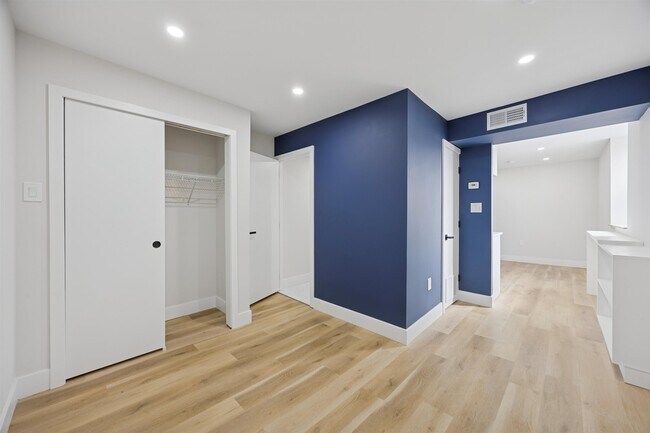 Building Photo - 4522 Baker St