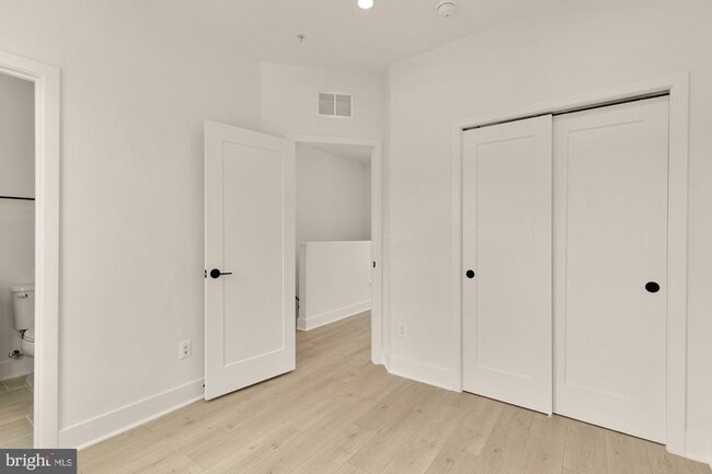 Building Photo - 2615 Olmsted Ct NW