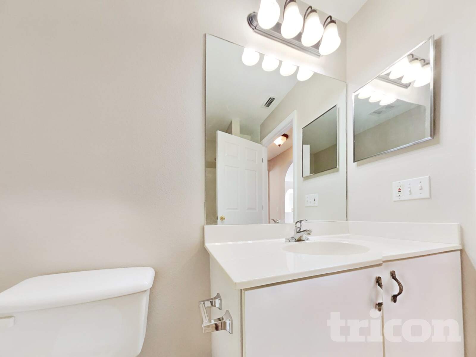 Building Photo - 30602 Birdhouse Dr