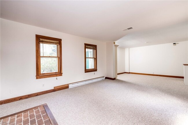 Building Photo - 1253 Fairport Rd