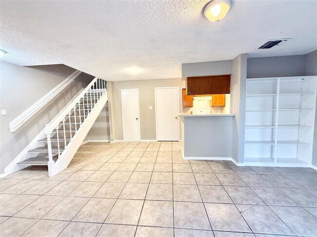 Primary Photo - 3600 Jeanetta St