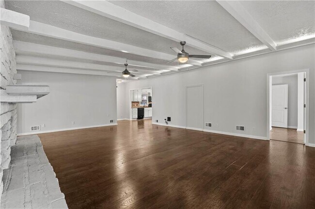 Building Photo - 2634 Birch St