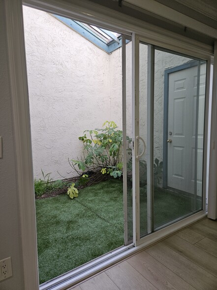 Building Photo - 6303 Rubicon Ave