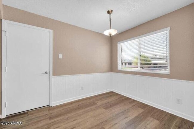 Building Photo - 9639 W Cinnabar Ave