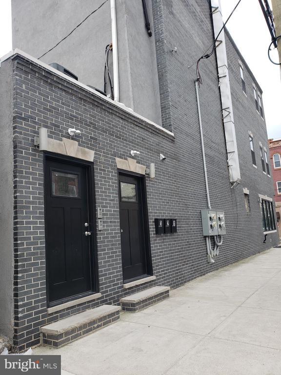 Building Photo - 2001 S 17th St