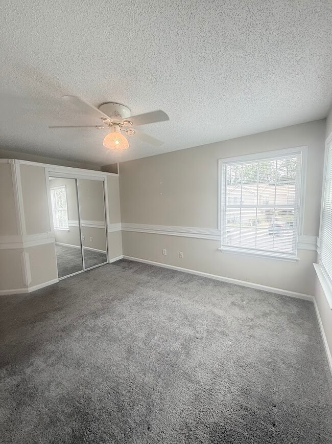 Building Photo - 8558 Hopkins Cir