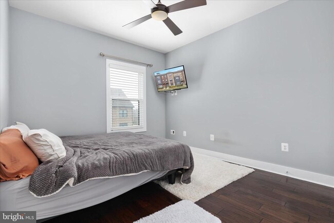 Building Photo - 44735 Medway Ter