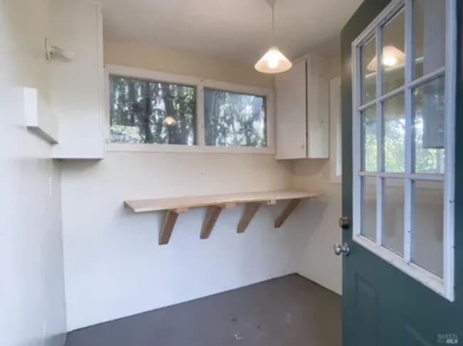 Building Photo - Lovely 1 Bedroom 1 Bath with a Beautiful Back Yard