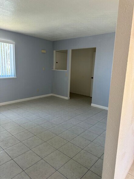 Building Photo - 16435 Orange St