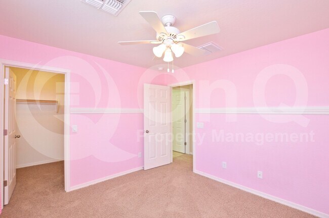 Building Photo - 5431 W Fetlock Trail