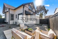 Building Photo - 832 Desty St