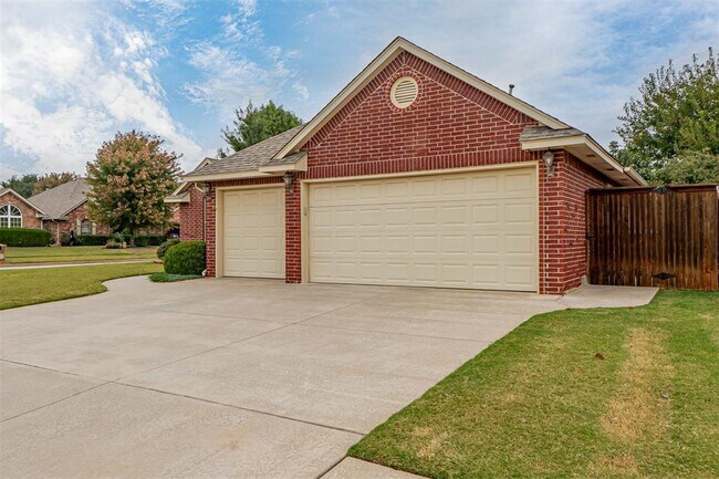 Building Photo - 11517 NW 6th St