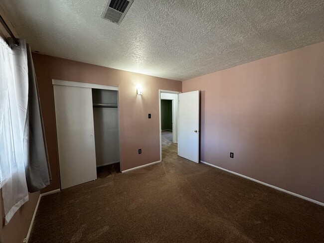Building Photo - 315 San Andres Ave NW