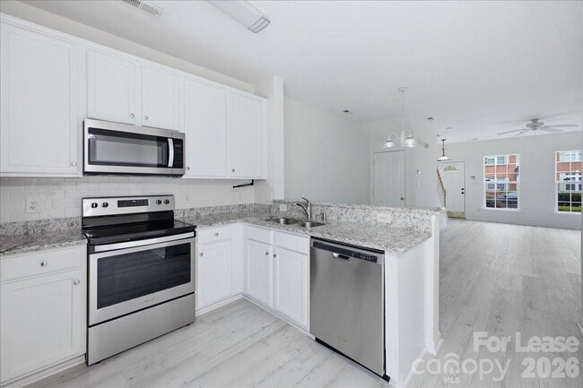 Building Photo - 6928 Creft Cir