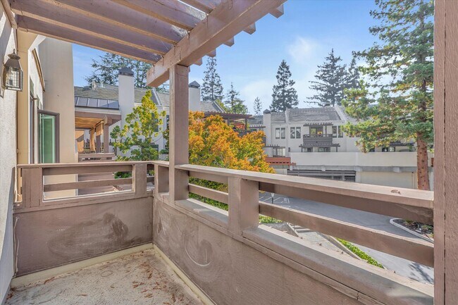 Building Photo - 181 Centre St