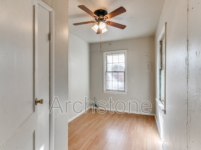 Building Photo - 527 E Boeing Dr