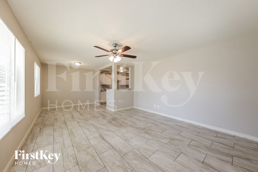 Building Photo - 1308 W Elm St