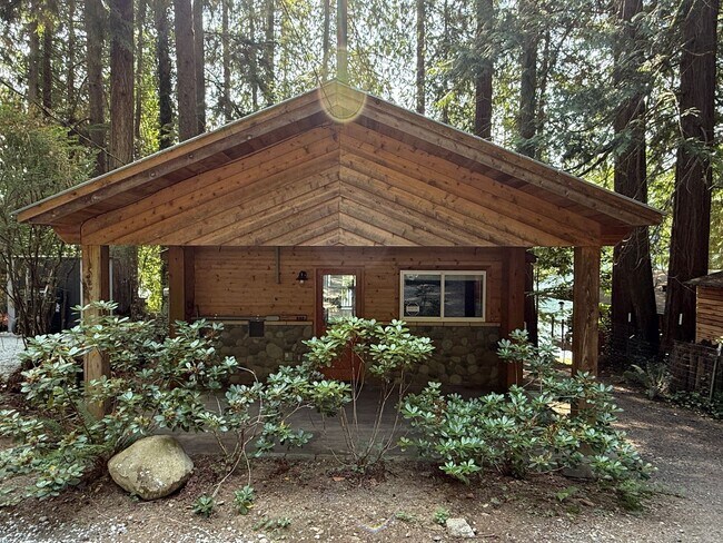Building Photo - Private Lakefront Cabin for Rent