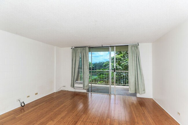 Building Photo - Kemoo by the Lake - Studio with lake views
