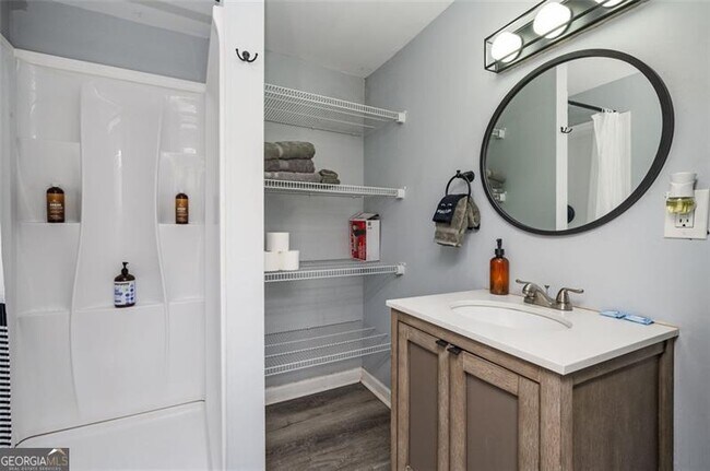 Building Photo - 1778 Flintwood Dr SE