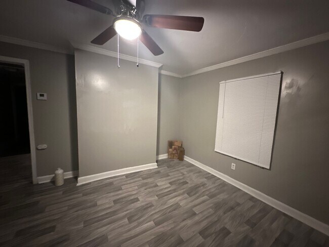 Building Photo - 2 Bed House! COMING SOON! DEPOSIT-FREE Renting option thru OBLIGO! Deposit Alternative available