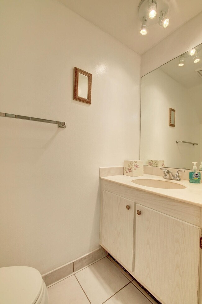 Building Photo - 4815 Esedra Ct
